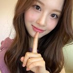 설윤 <b>필승</b> 포즈