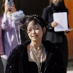 파리 <b>샤넬</b> 패션쇼에서 제니
