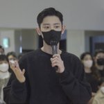 <b>박찬열</b> 씨는 아직도 잘생겼어요