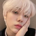 <b>셀카</b>는 얘가 진심 잘찍는데