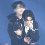 정국이가 오늘 <b>윤기</b> 끌어안는거 봤냐 ㅅㅂ