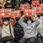 [드루와] 여돌한테만 빡빡한 븅신들..