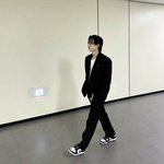 민윤기 검정색 개잘받음 하얘서