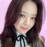 유나 외모 정말 가슴이 <b>웅장</b>해진다