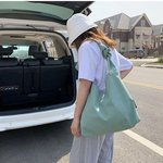 이 가방 살까말까 ㅊㅂ