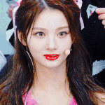 <b>설윤</b>이 미모 봐라 미쳤음