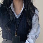 니트조끼 둘중에 뭐가 그나마 더 <b>키치</b>해?