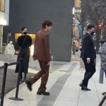 <b>덩치</b>가경호원보다크면뭐어쩌자는거임?