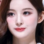 [댓글부탁해] <b>설윤</b>은 대체 머하는애지 ㄹㅇ
