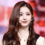 <b>설윤</b> ㄹㅇ 돌판 공주 아니묘?