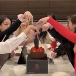 스테이씨 케이크 <b>컷팅</b>식 조카 웃기메