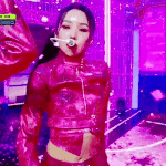 엠카 카메라 뿌시는 <b>소연</b>이