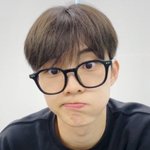 눈두덩이까지 <b>눈썹털</b> 나는데 ;;;;