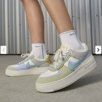 다들 뭐 <b>신고다님</b>?