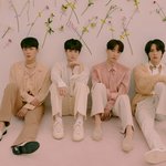 하이라이트 정규 1집 지리는 세계관