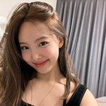 미소가 예쁜 <b>나연</b>