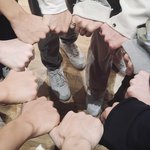 [세븐틴] 캐러뜰아 이거 손 누군지 물어봐도 될까
