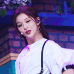 설윤근데 이목구비는 ㅈㄴ레전드아니냐 이거봐