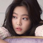 제니를 한소희에게 소개시켜줌.jpg