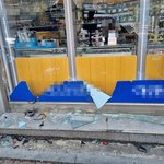 택시 들이받은 오토바이 안경점 <b>돌진</b>…2명 부상