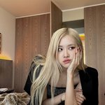 로제 생로랑 파티 초대받았는데 사진 미쳤다