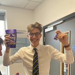 [풀햄보이즈] 학교 트윗에 아르망, <b>알렉스</b> 사진