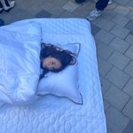 정수정, 길바닥에 누워서 잠들기 <b>직전</b>..쿨한 여배우