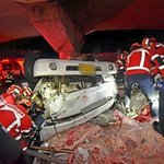 <b>육류</b> 배달가던 화물차 5m 아래 추락…1명 사망·1명 중상