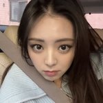 나 지금 <b>유나</b> 브이앱 <b>보고</b> 있는데