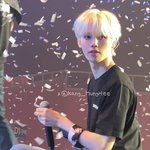 <b>강민희</b> 머리 자른 거 본 사람?