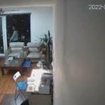 어제 고1 부모님 앞에서 <b>투신</b>자살함