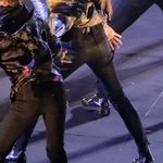 나 뷔 다리 보고 개충겯먹었는데 왠줄아냐