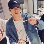 [더보이즈] <b>주연</b>이 아이스크림 내가 다 먹어줄게