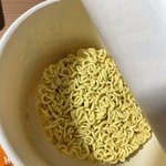 요즘 컵라면 양 진짜 <b>개창</b>렬이네