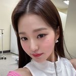 <b>원영</b>이 진짜 예뿌다