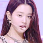 [댓글부탁해] <b>양심</b>고백) 장원영 갸륵표정 싫었었음...