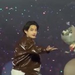 김태형 꽃다발 반납 개웃기네ㅋㅋㅋㅋㅋ