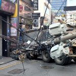 서울 강남 덤프트럭 전봇대 식당 <b>돌진</b>