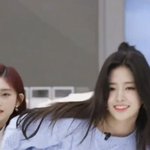 안유진  진짜 이뻐졌다.. 전에도 에뻤<b>지만</b>