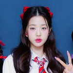 장원영 <b>리본</b> 달았음