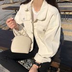 이 옷에 청바지 웃기냐