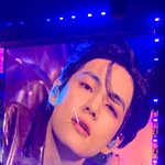 <b>뷔</b> 개쩌네