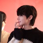 <b>초동안</b> 자랑하는 남배우