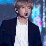 뷔 <b>무대</b>에서 껌씹는다고 욕먹었잖아