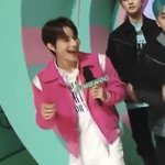 [NCT정우] <b>수욜날</b> 누가 캔디 형 태그랑 #mood 왜한건지 물어봣으면