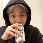 [방탄소년단] ㅋㅋㅋㅋㅋ주니가 마시던 <b>맥주</b>가