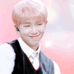 우리반 남자애들 자꾸 <b>알</b>엠 슈가 얼굴 내려침