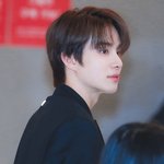 [NCT정우] 뭔 <b>만화</b>에 나올 것처럼 생겼냐