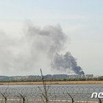 인형공장에 불, <b>진화</b> 중…2명 부상