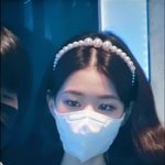 장원영은 마스크로 다 <b>가려</b>도 이쁘네